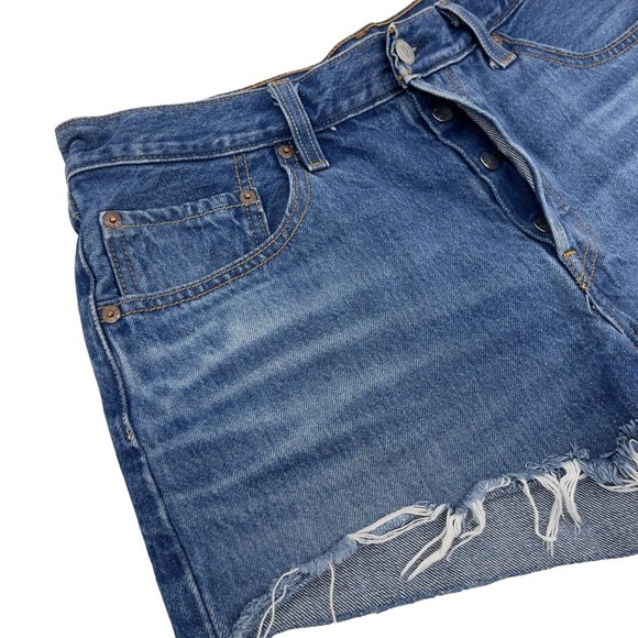 Levis Premium 501 Denim Cut Off Button Fly Medium Blue Jean Shorts Womens 30 - Picture 3 of 14